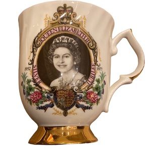 Queen Elizabeth II Silver Jubilee 1952-1977 mug Canadian Superior bone c…